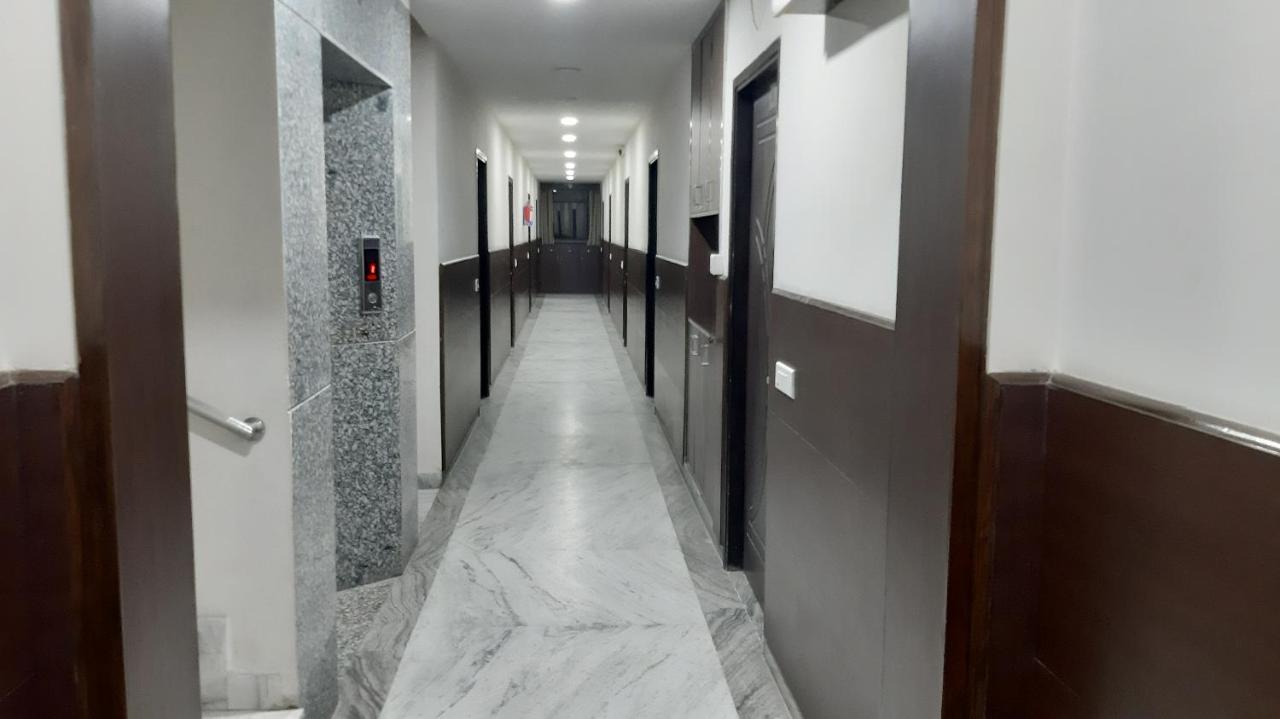 Hotel Sar Kamla Dham Skd Vrindavan Fully Vaccinated Staff Exterior photo