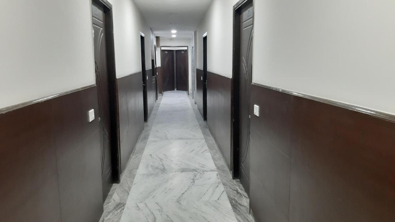 Hotel Sar Kamla Dham Skd Vrindavan Fully Vaccinated Staff Exterior photo