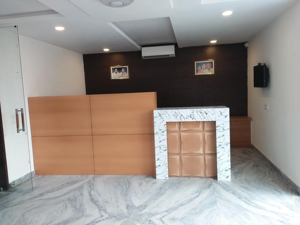 Hotel Sar Kamla Dham Skd Vrindavan Fully Vaccinated Staff Exterior photo
