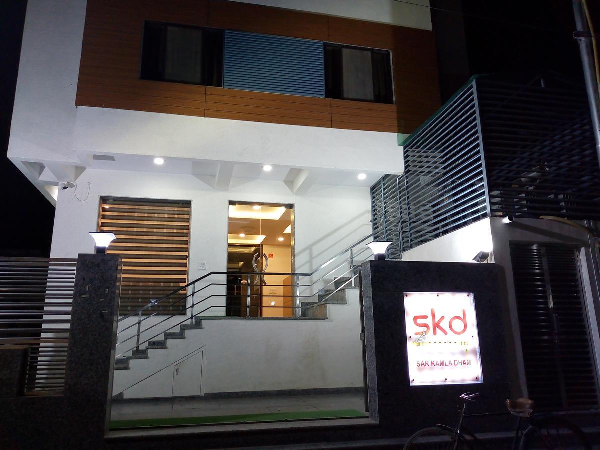 Hotel Sar Kamla Dham Skd Vrindavan Fully Vaccinated Staff Exterior photo