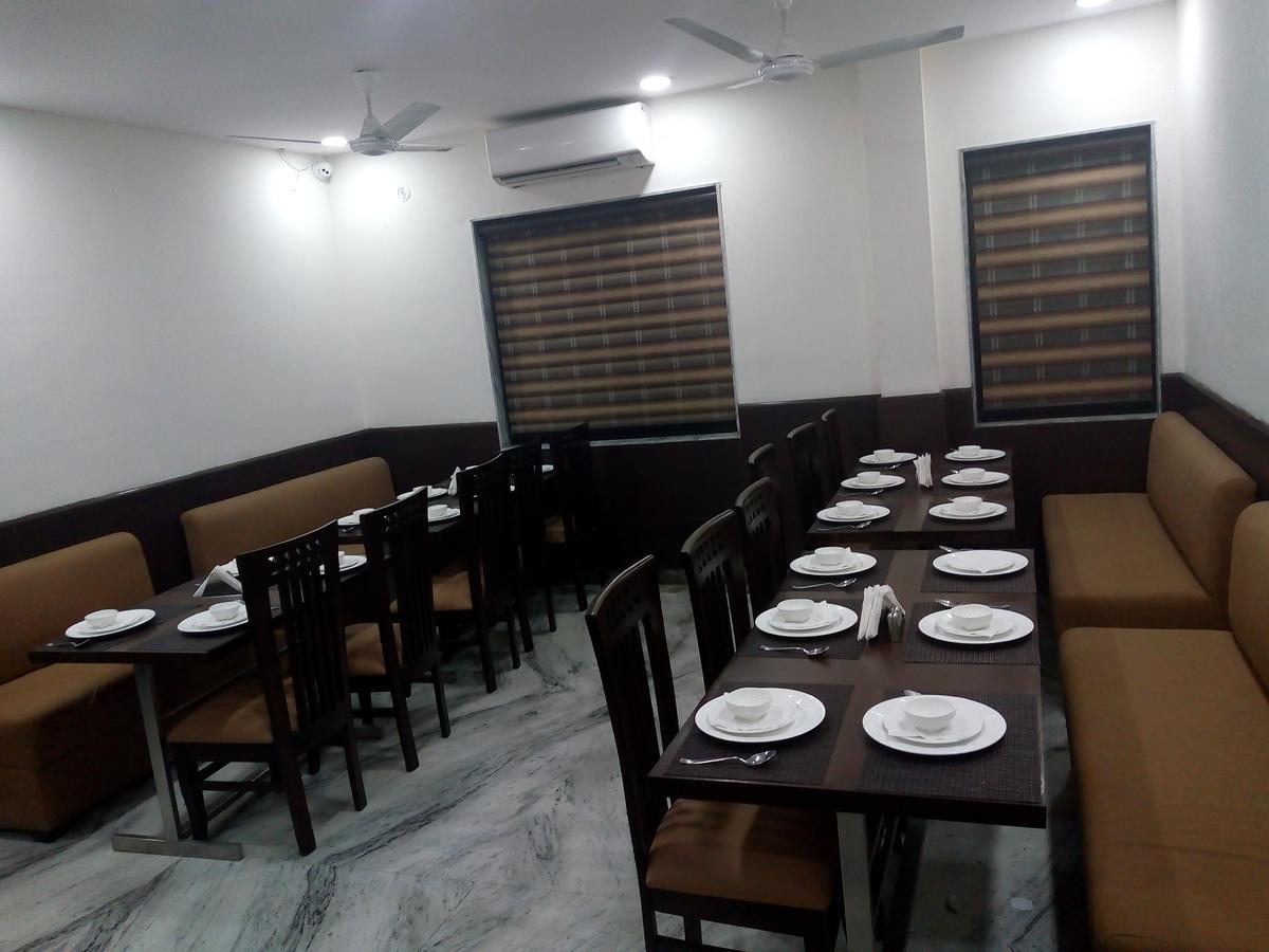 Hotel Sar Kamla Dham Skd Vrindavan Fully Vaccinated Staff Exterior photo