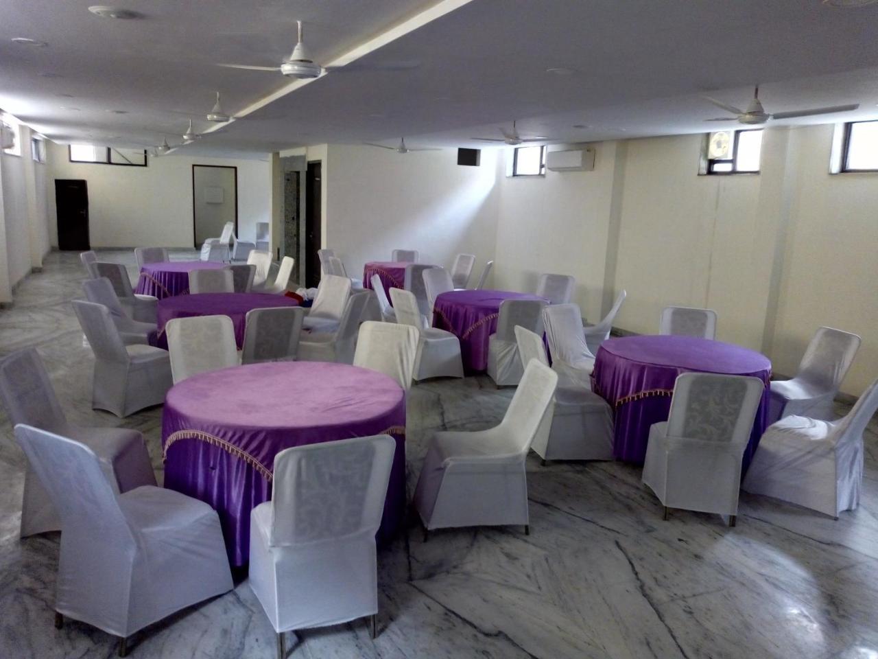 Hotel Sar Kamla Dham Skd Vrindavan Fully Vaccinated Staff Exterior photo