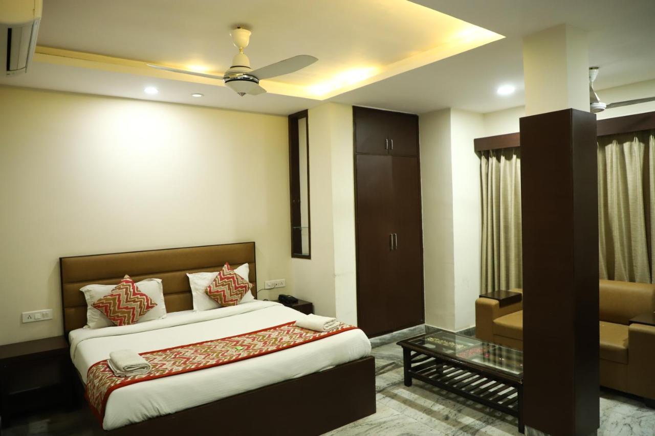 Hotel Sar Kamla Dham Skd Vrindavan Fully Vaccinated Staff Exterior photo